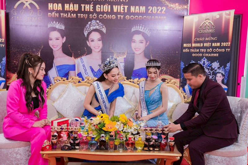 Miss World Vietnam 2022 đến thăm và trải nghiệm nước hoa tại trụ sở GoodCharme 